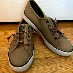 Sperry Topsider sneakers
